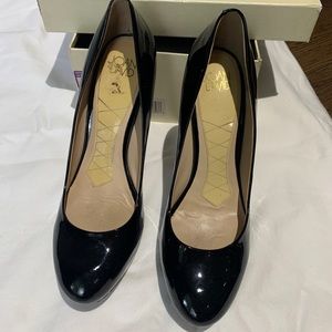 Joan & David size 10 patent leather platform pump